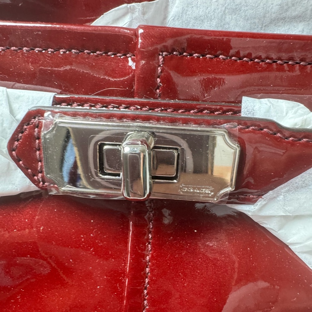 Coach Women’s Chelsea Red Patent Leather Hobo Handbag Purse - Picture 6 of 12